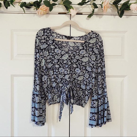 American Eagle Outfitters Tops - AE Flowy Front tie Blouse